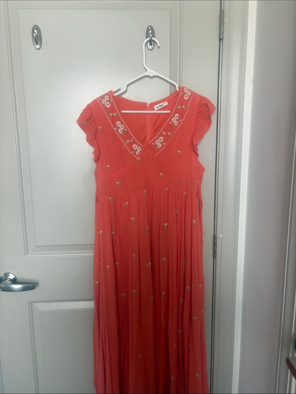 Very good condition in loom tie waist maxi dress size large